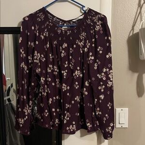 Chic Floral Blouse in Deep Purple